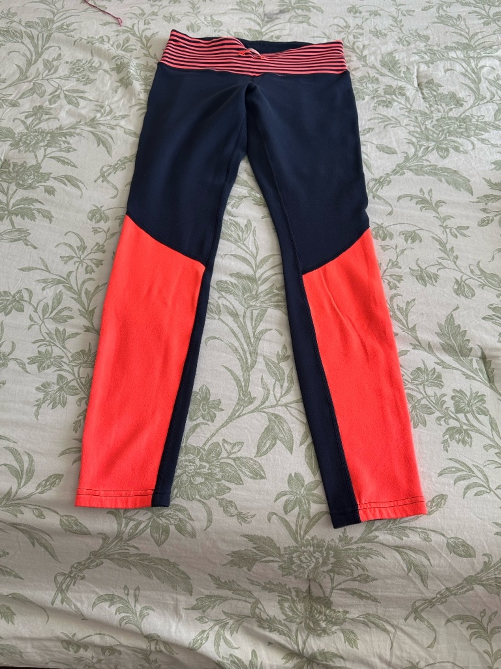 Lululemon Coral Navy Leggings Size 8